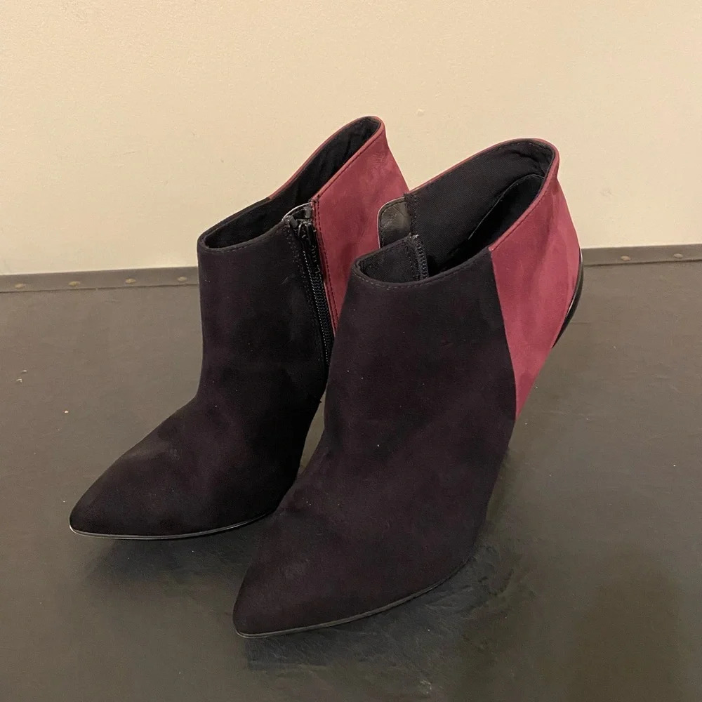Aldo Women’s Pointed Toe Leather Ankle Booties Size 8 Black/Burgundy. - Picture 5 of 12